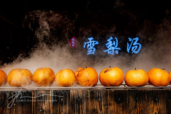 "Pear Soup"--the Chinese steam Asian pears to make  a sweet soup, Wuxi, China
