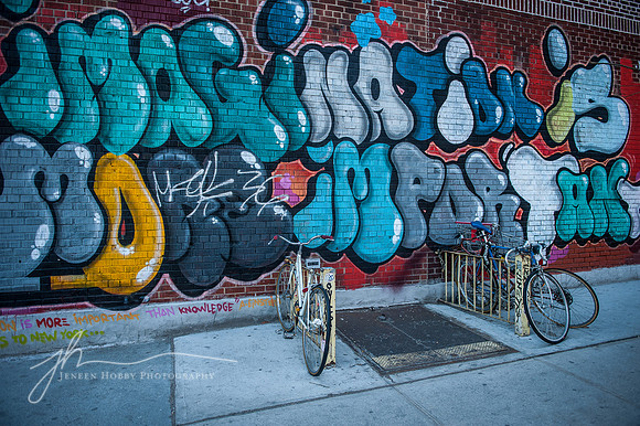 "Imagination is more important than knowledge" graffiti (quote from Albert Einstein)